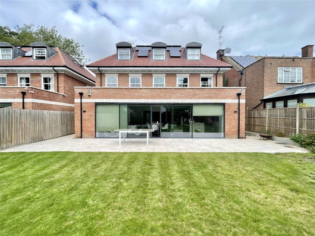 Property photo 1 of 23 Picture No. 28