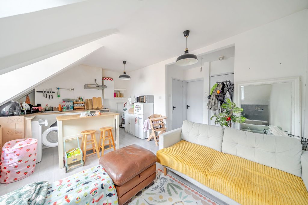 Property photo 2 of 8