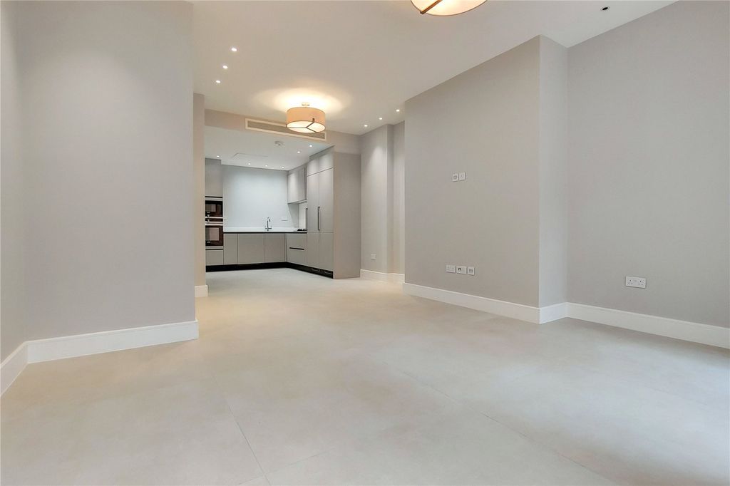 Property photo 1 of 17 Picture No. 04