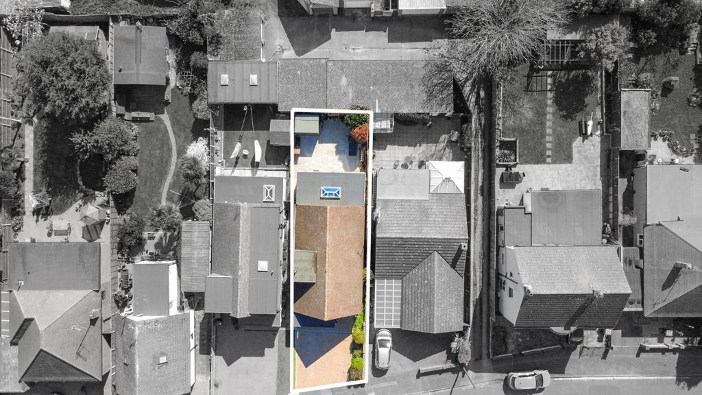 Property photo 2 of 22 3515401