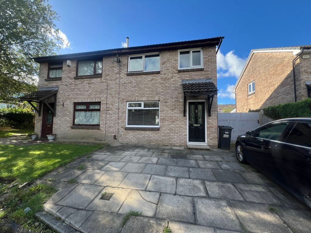 Property photo 1 of 17 External