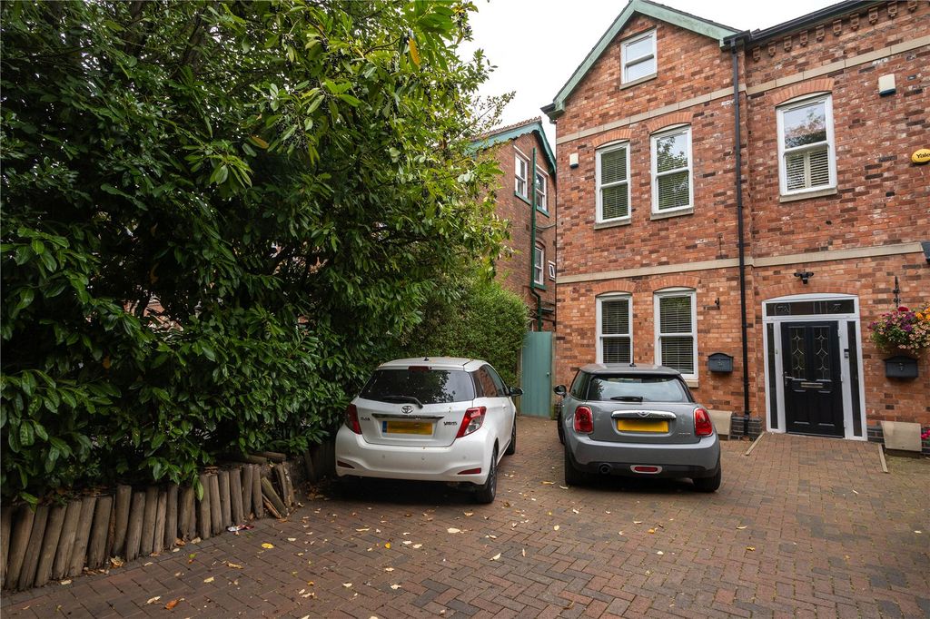 Property photo 1 of 22 Picture No. 01