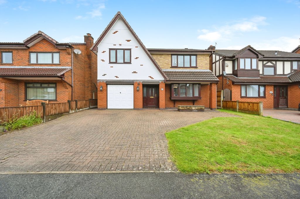 Property photo 1 of 32