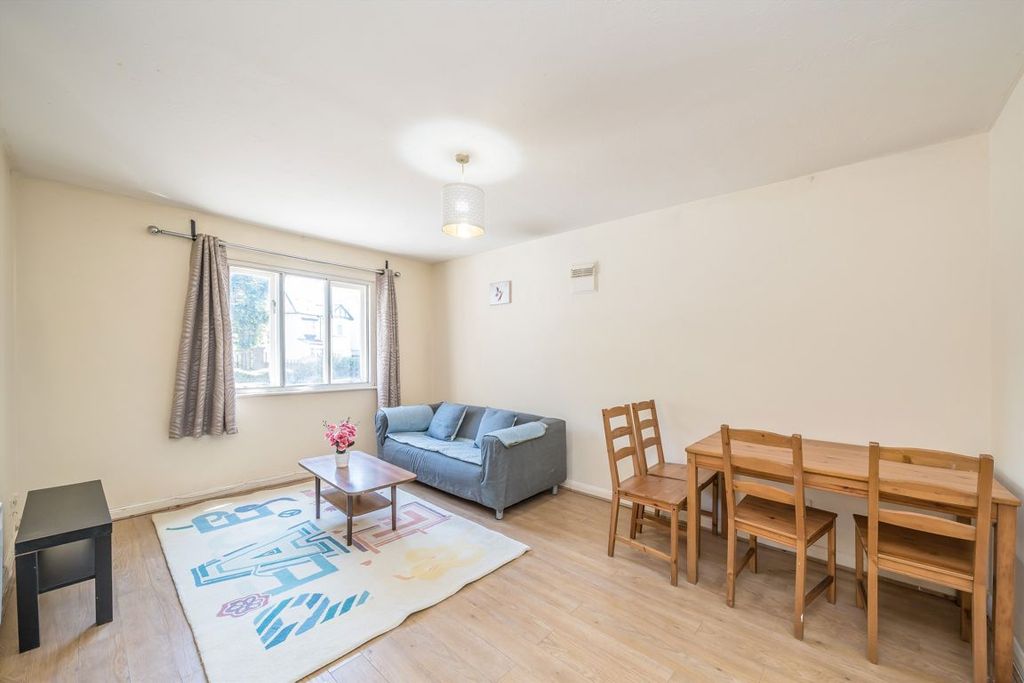 Property photo 2 of 4