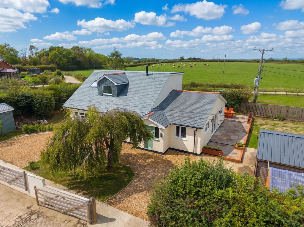 Property photo 1 of 41