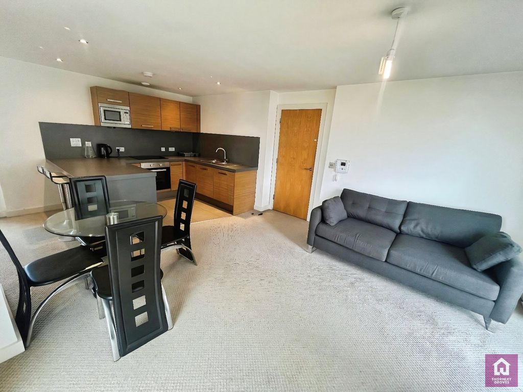 Property photo 2 of 18 Picture No. 22