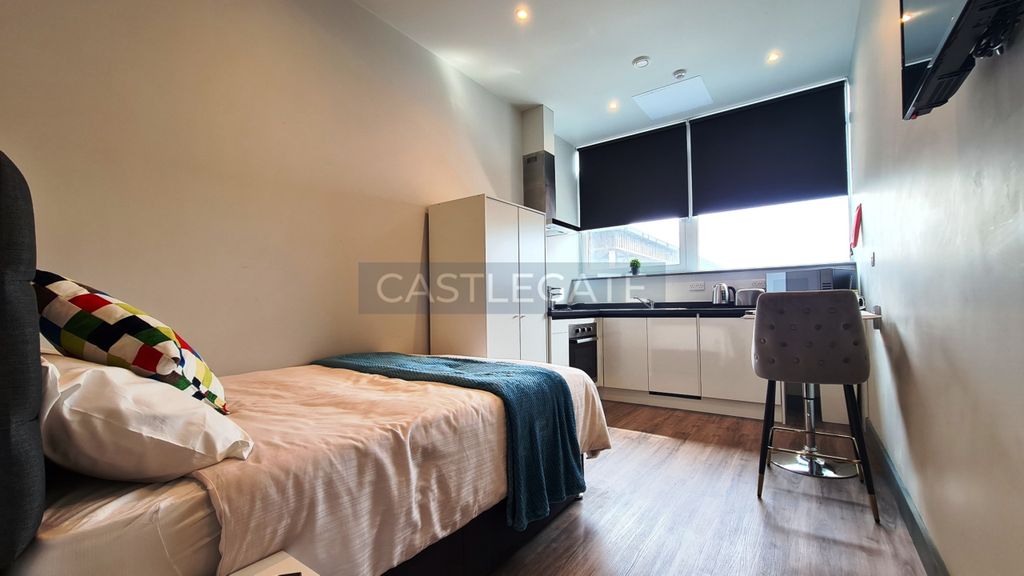 Property photo 1 of 16 Room 26, Renaissance Works, 105 New Street, Huddersfield, HD1 2As (1)