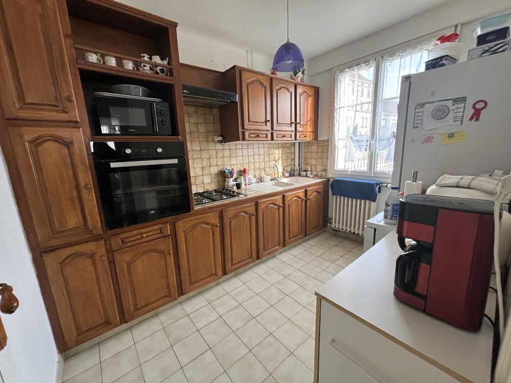 Property photo 3 of 12