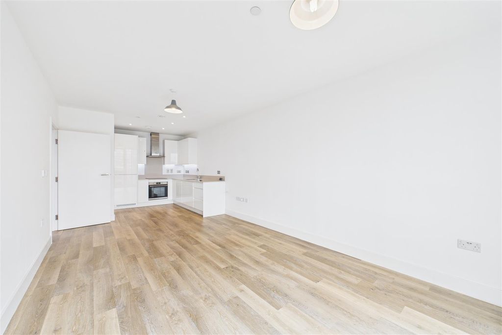 Property photo 3 of 16 2.Jpg