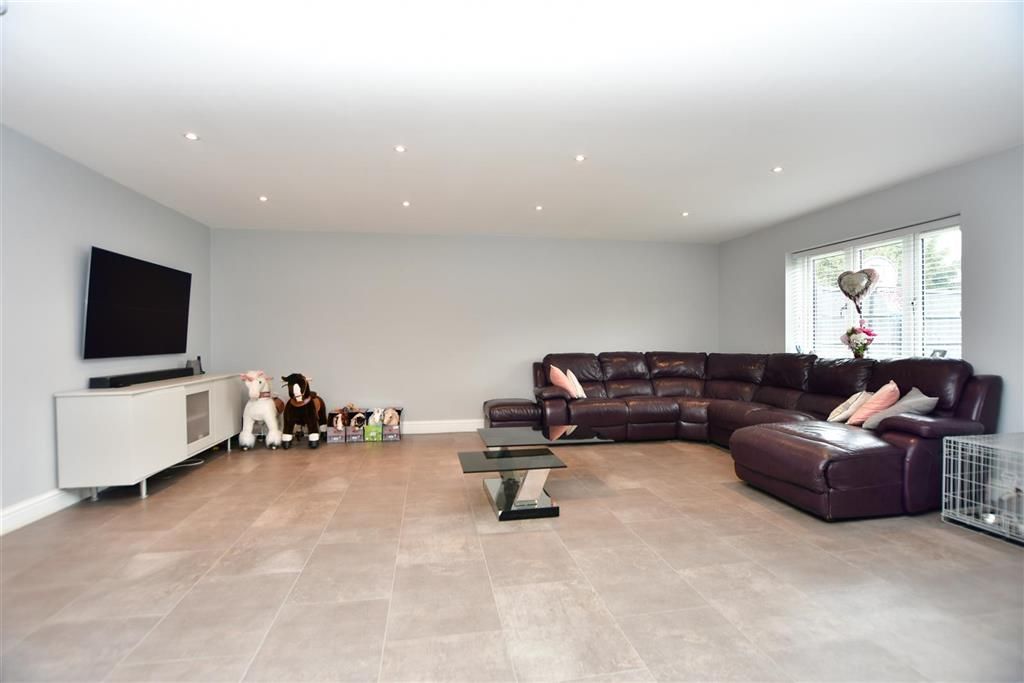 Property photo 3 of 14 Kitchen/Living Area
