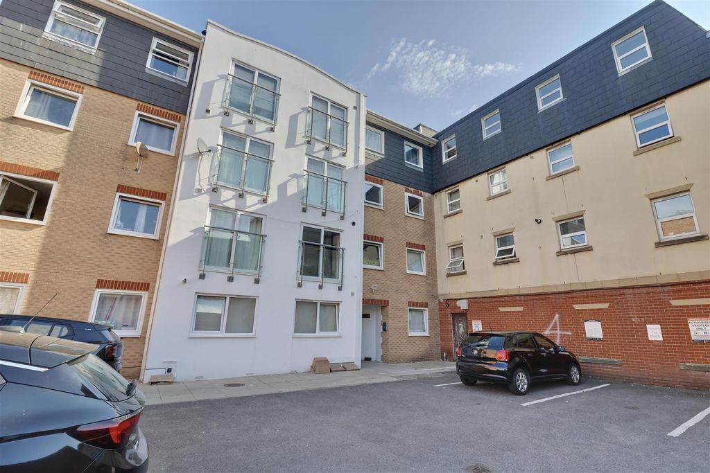 Property photo 1 of 14 4767C783-D358-4E61-B756-419F033C0Fdf_1_201_A.Jpeg