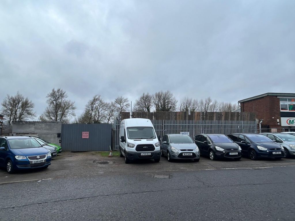 Property photo 1 of 4