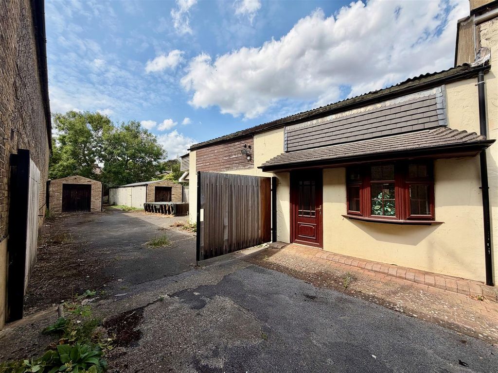 Property photo 1 of 22 332.Jpg