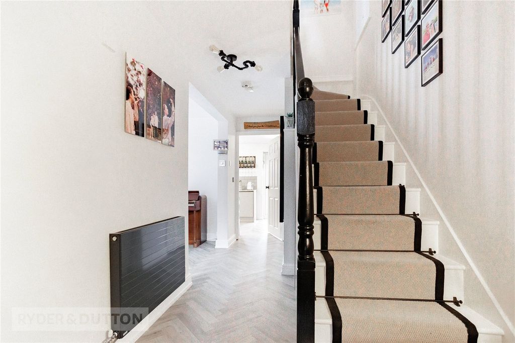 Property photo 2 of 26 Entrance Hallway