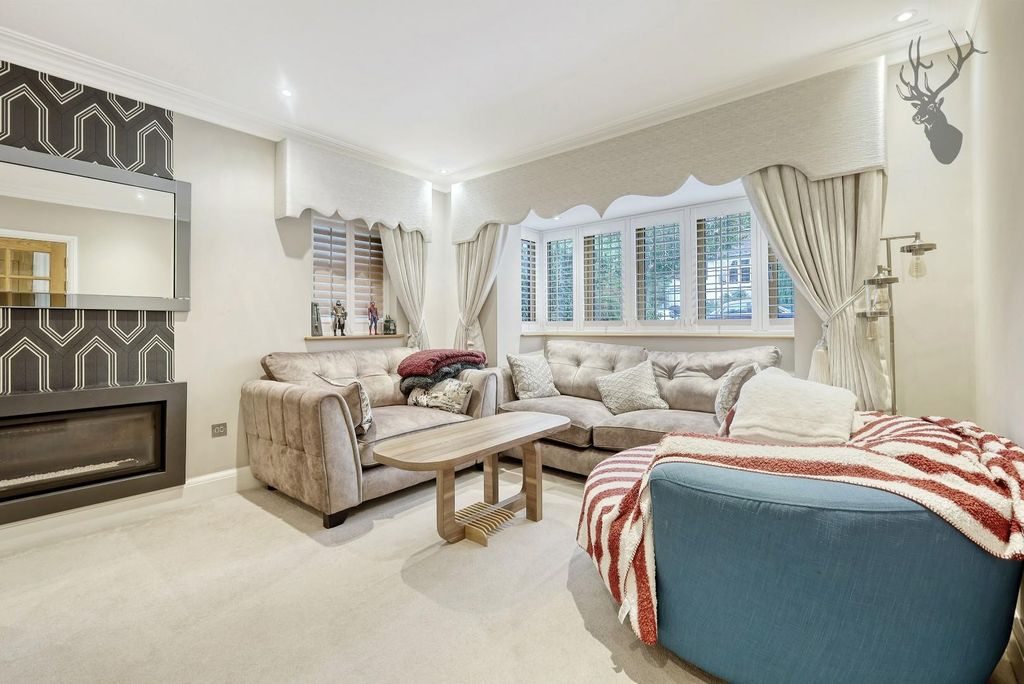 Property photo 3 of 21