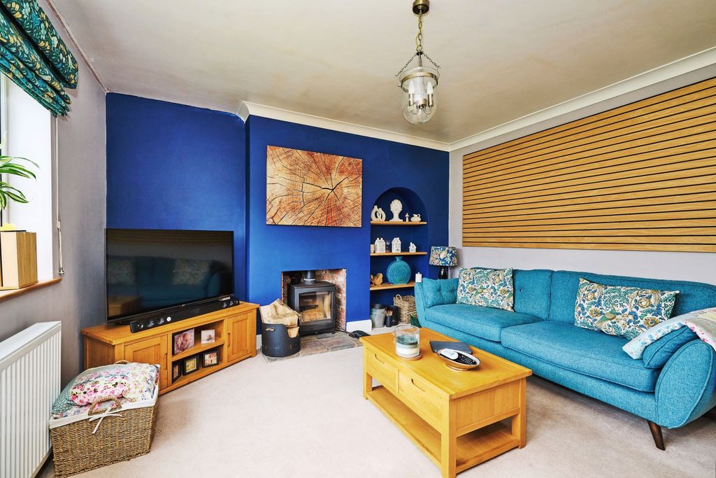 Property photo 2 of 15 Lounge