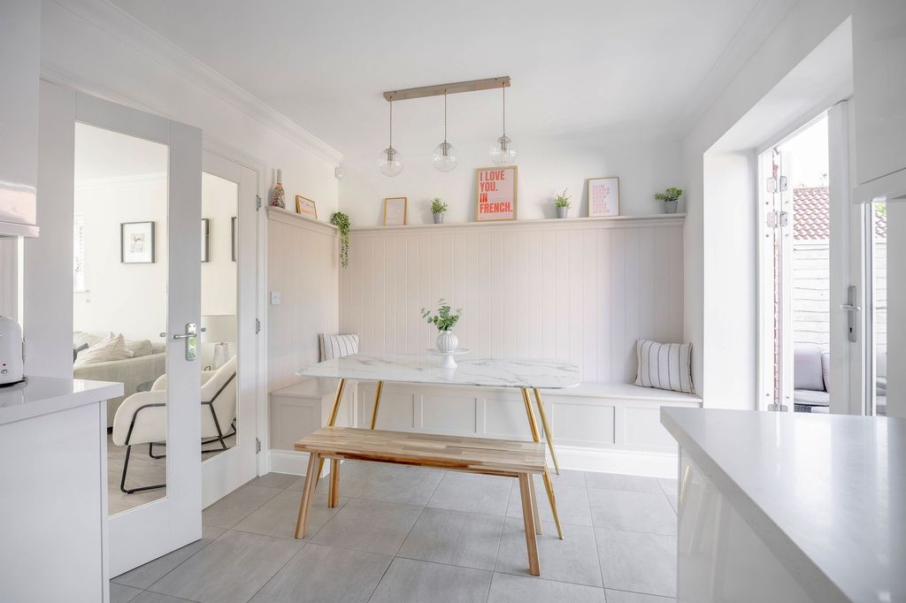 Property photo 3 of 23