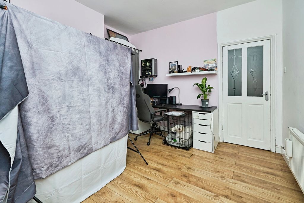 Property photo 3 of 11 Pbox-Img.Jpg