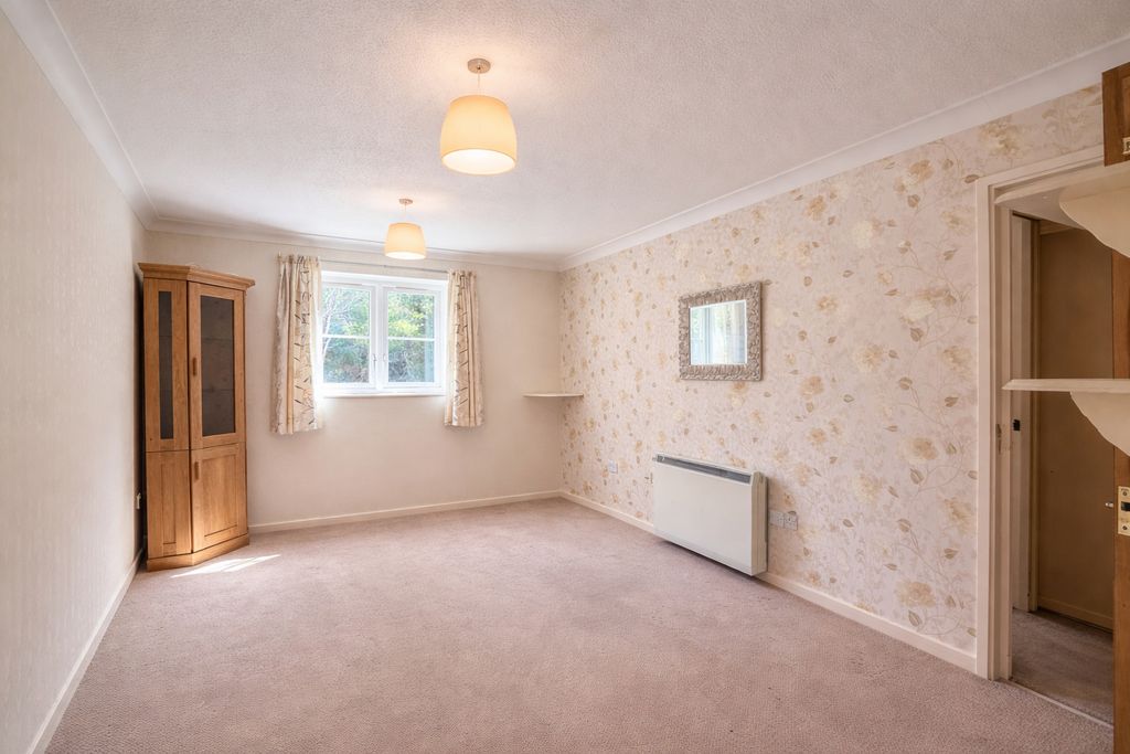 Property photo 3 of 12