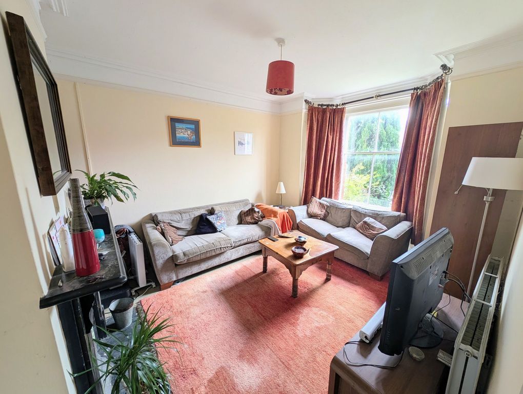 Property photo 2 of 34