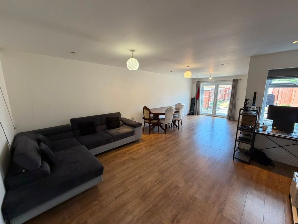 Property photo 3 of 15 Picture No. 07