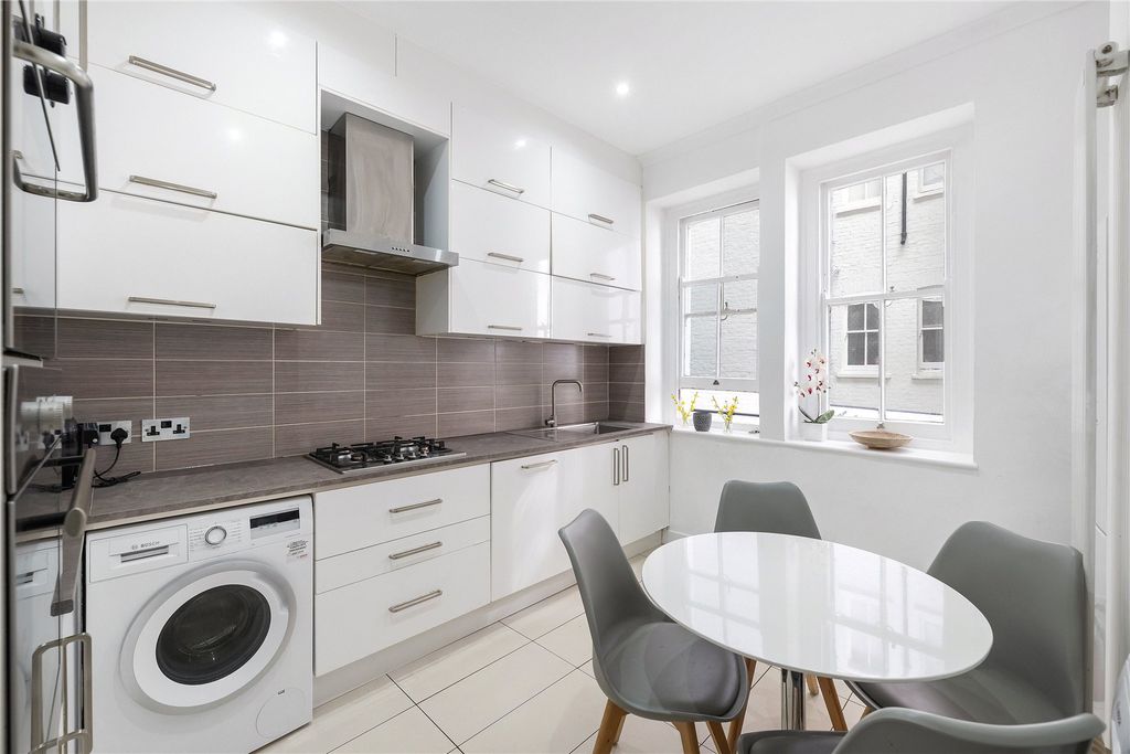 Property photo 3 of 16 Kitchen