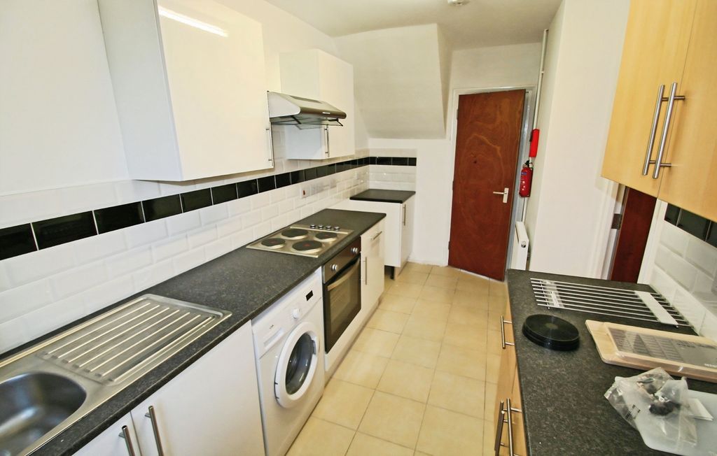 Property photo 2 of 7 Kitchen - Angle 1