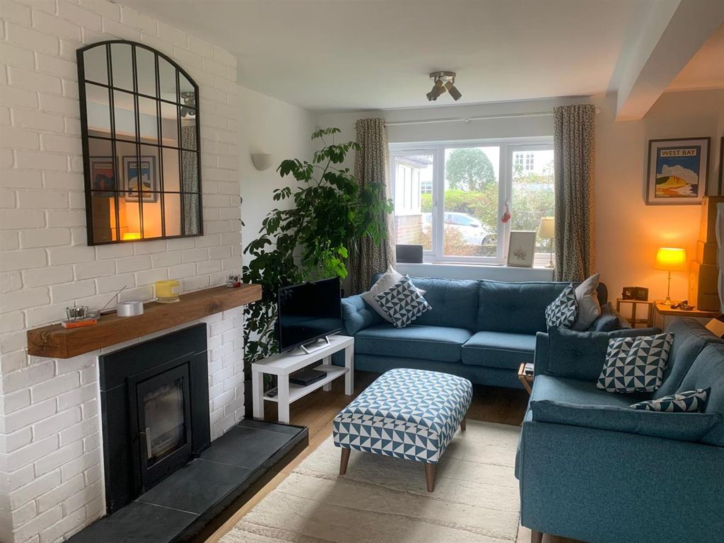 Property photo 2 of 15 Sitting Room