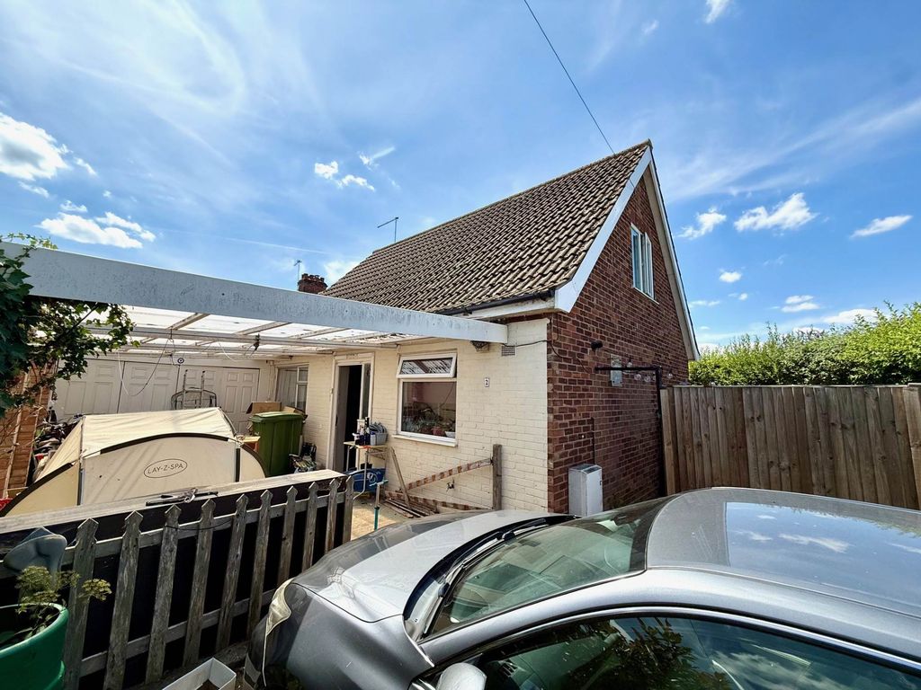 Property photo 2 of 18