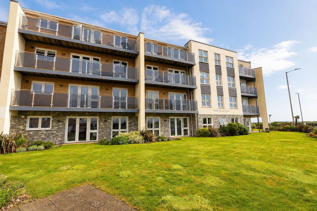 Property photo 1 of 16 External