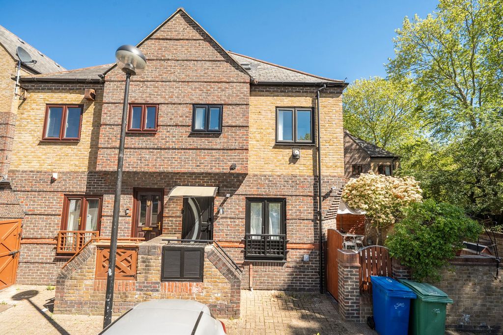 Property photo 1 of 24