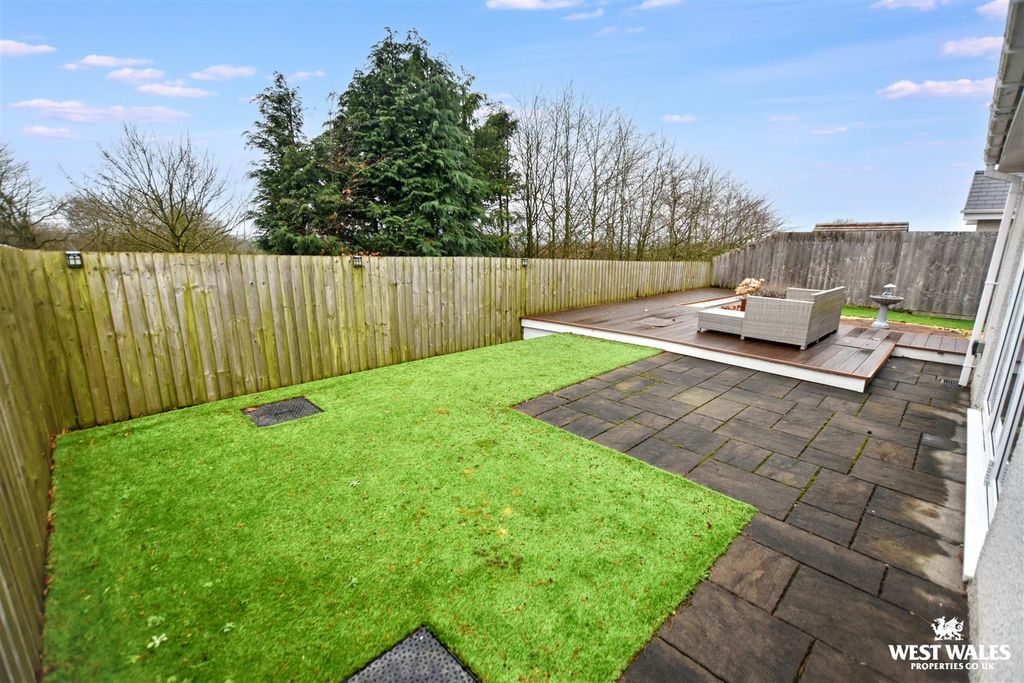 Property photo 3 of 23 4 (19).Jpg