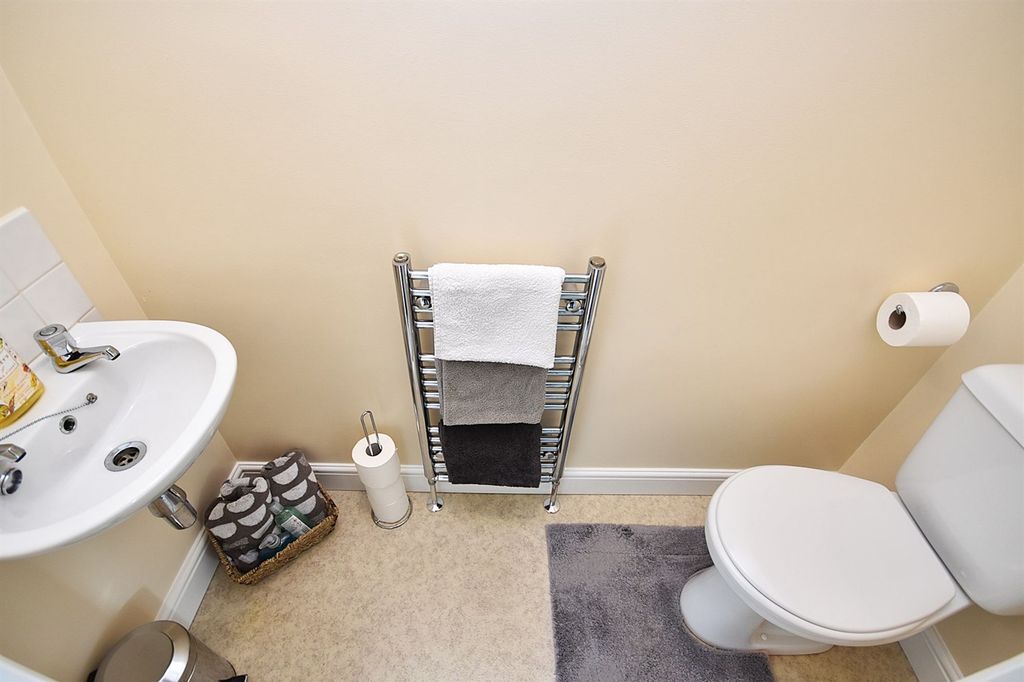 Additional image 7 of 4 bed detached house for salePine Close, Macclesfield SK10