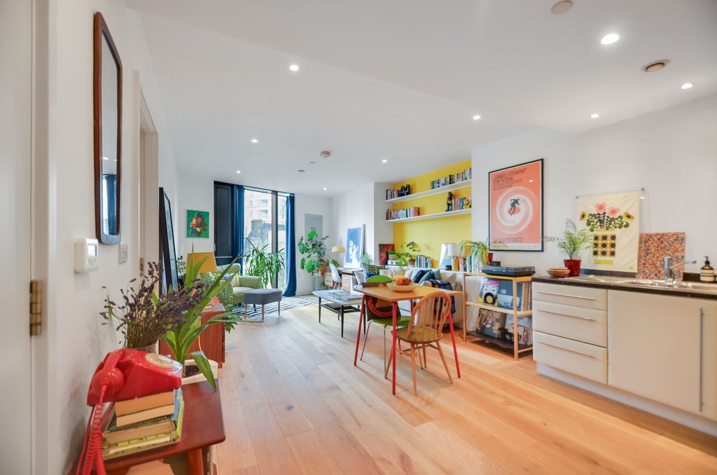 Property photo 2 of 19 Open Plan Living Room_Pic_3.Jpg