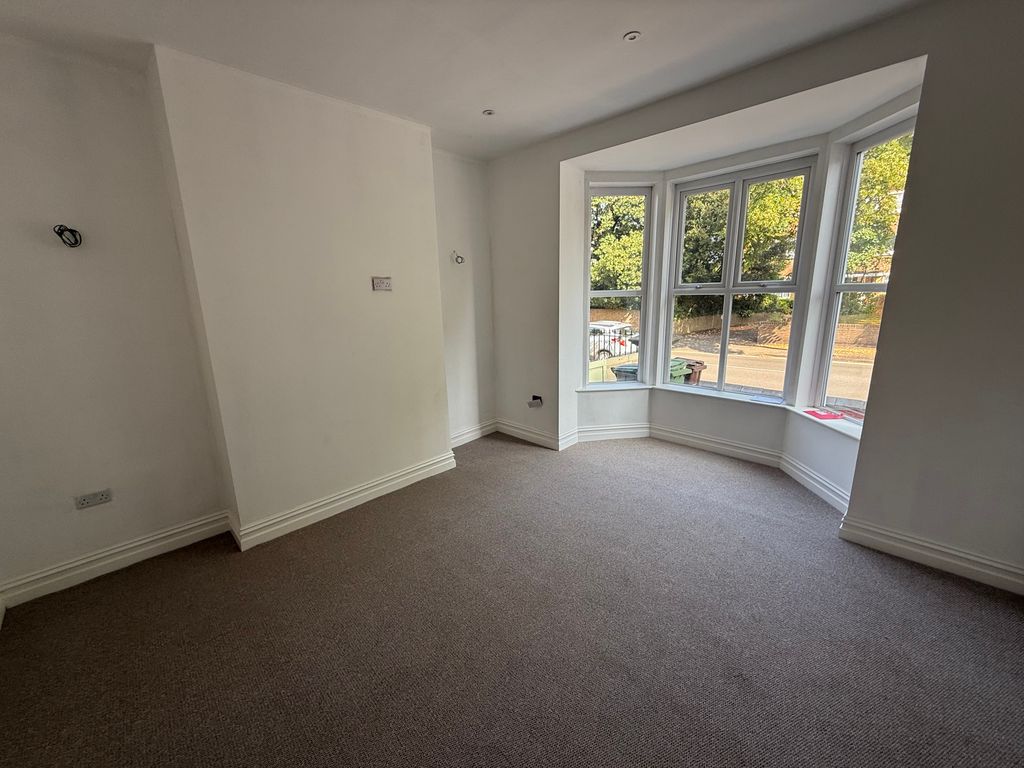 Property photo 1 of 3