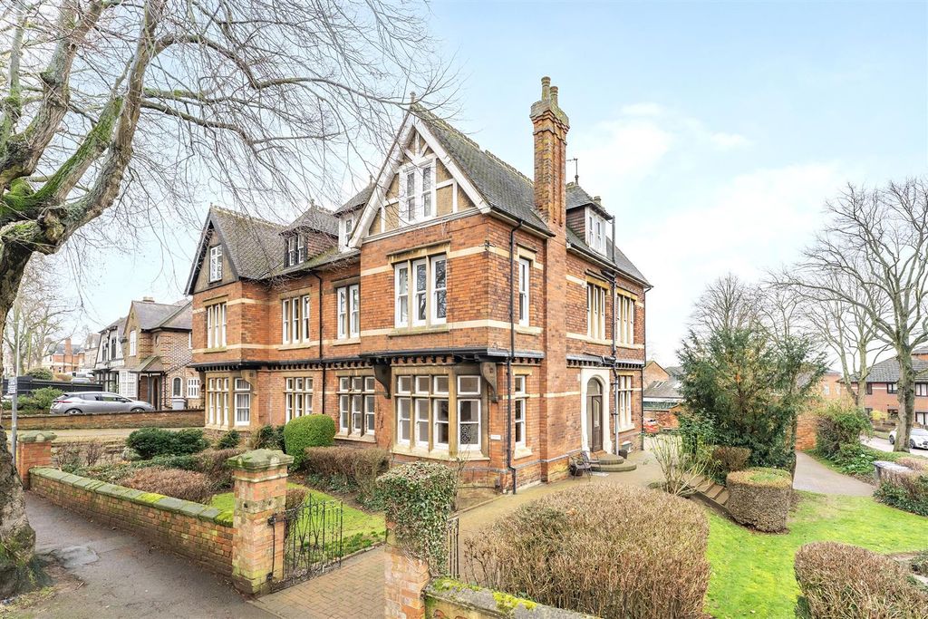 Property photo 1 of 15 Front