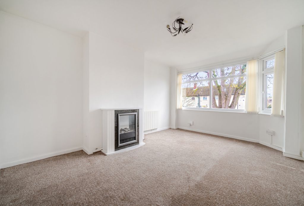 Property photo 2 of 13 1381053-14-692443...