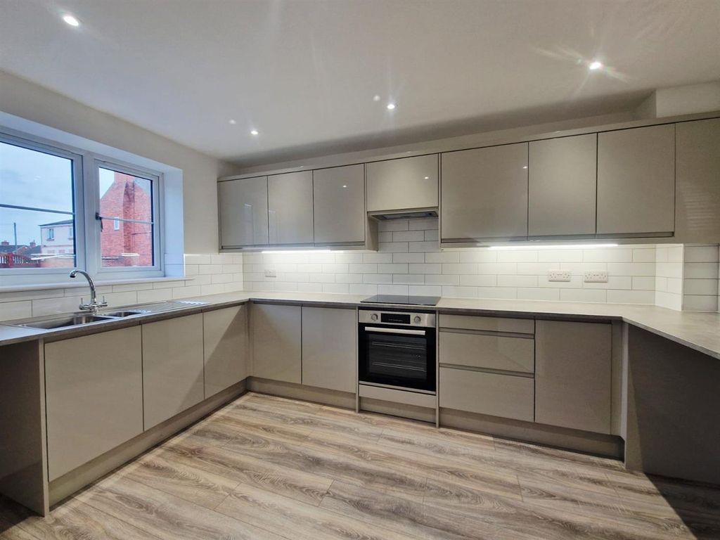 Property photo 2 of 12 4.Jpeg