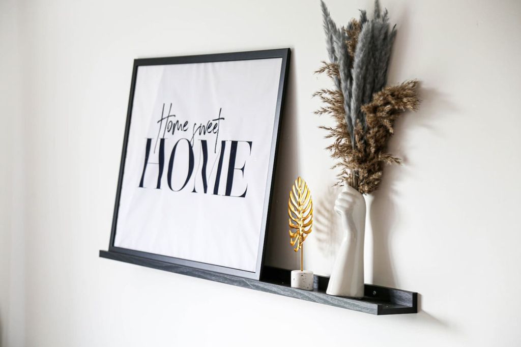 Property photo 1 of 17 Living Room