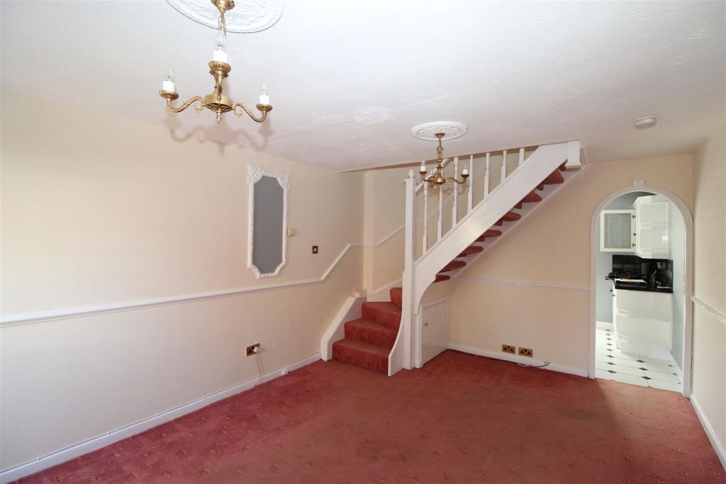 Property photo 3 of 10 Gallery