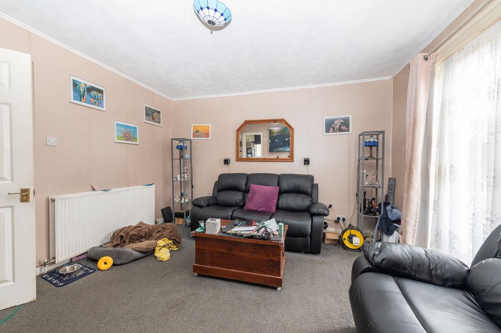 Property photo 3 of 30