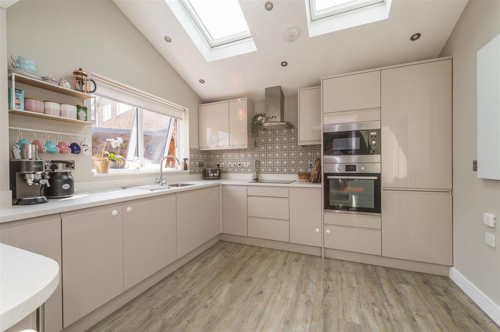 Property photo 2 of 18 No83_6.Jpg