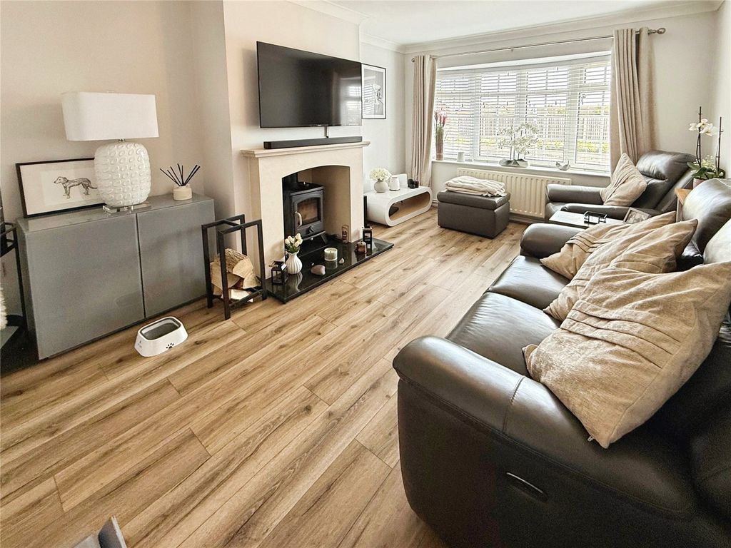 Property photo 2 of 14 Louge