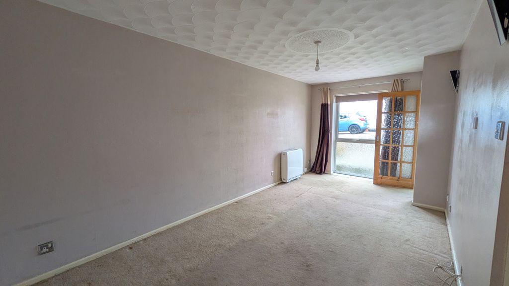 Property photo 2 of 12 Living Room