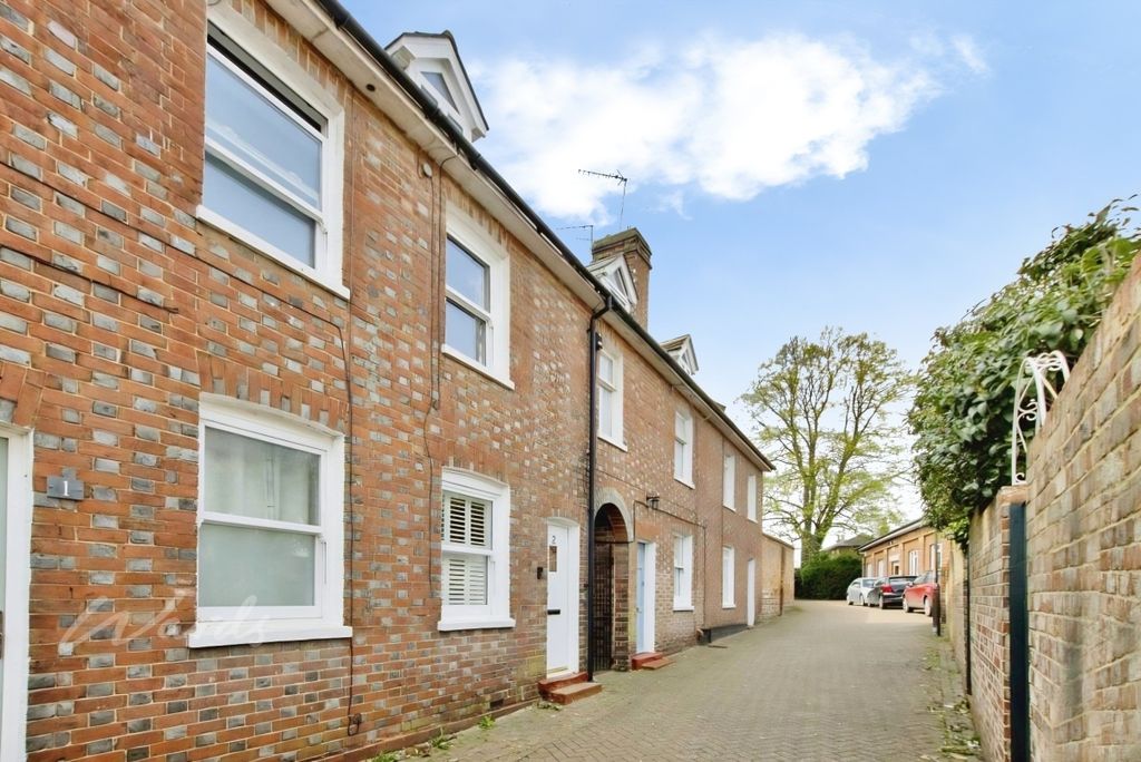 Property photo 1 of 12 Front (2)