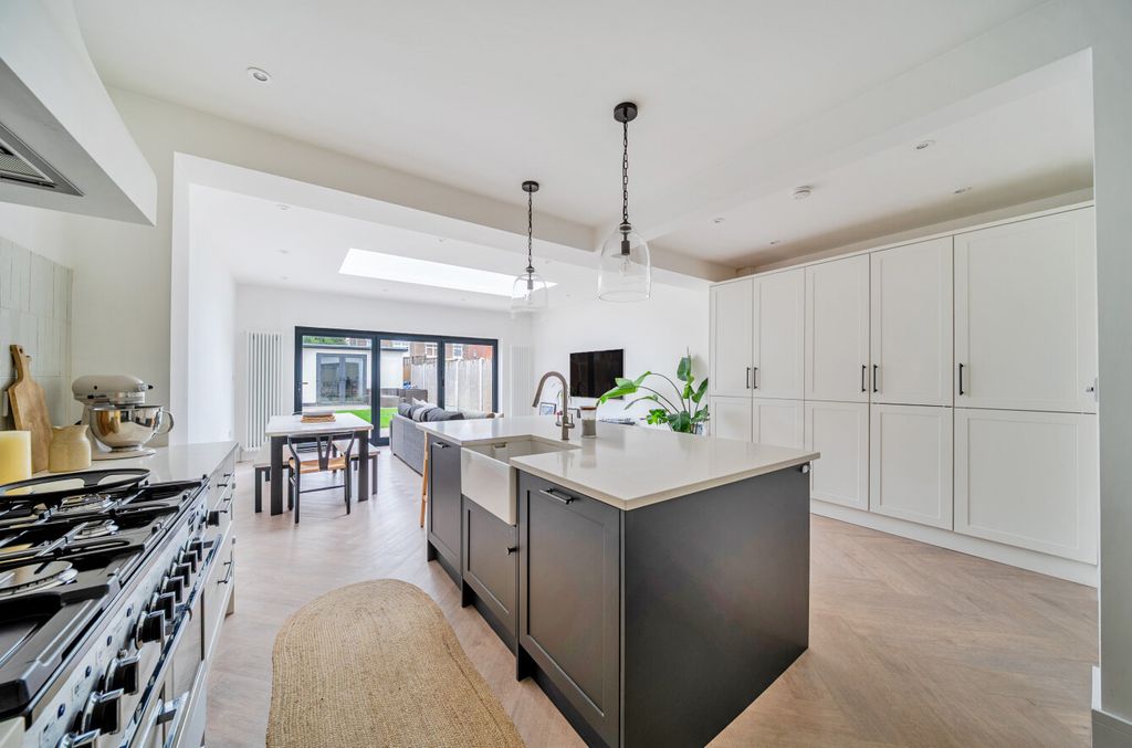 Property photo 2 of 14 1526691-3-6Acccd0...