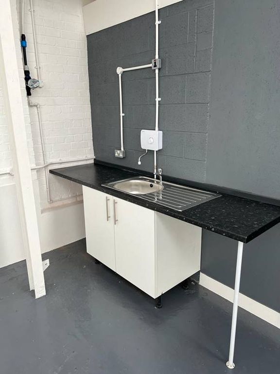 Property photo 3 of 12 Business Space Light Industrial Unit Warehouse Workshop Unit To Rent In Birmingham - Fully Refurbish