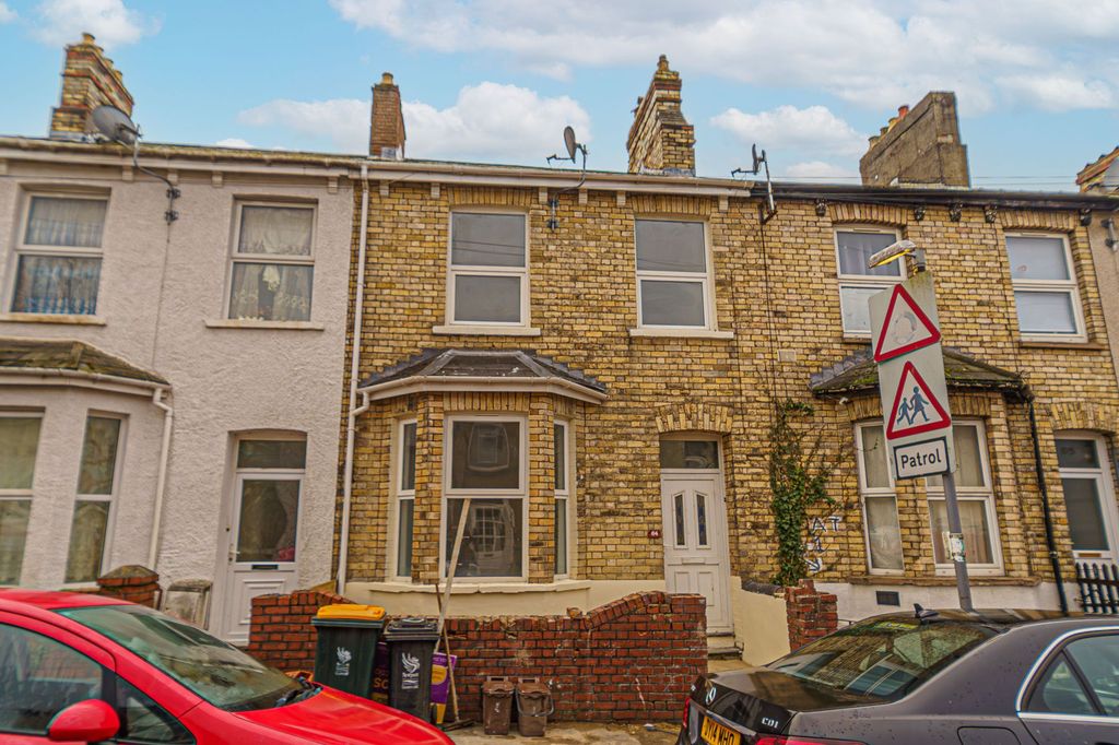 Property photo 1 of 33