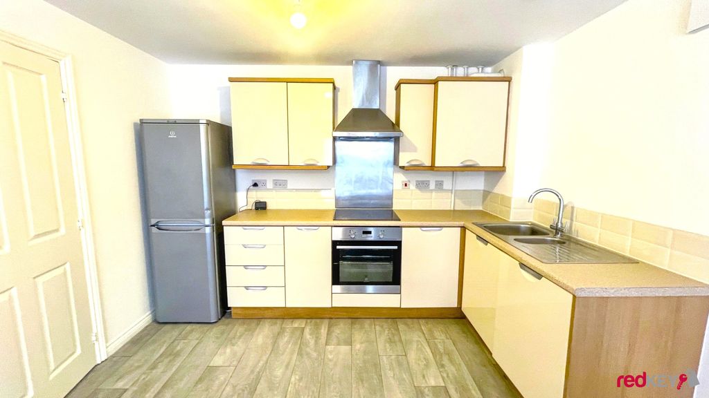 Property photo 3 of 6 Kitchen