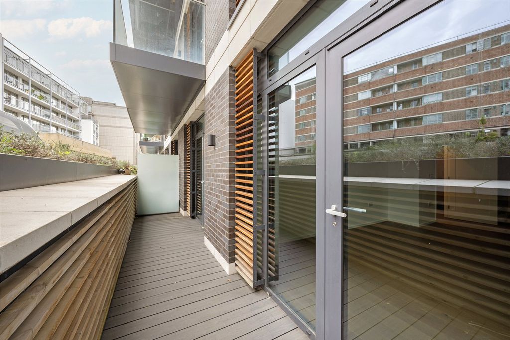 Property photo 3 of 14 Picture No. 15